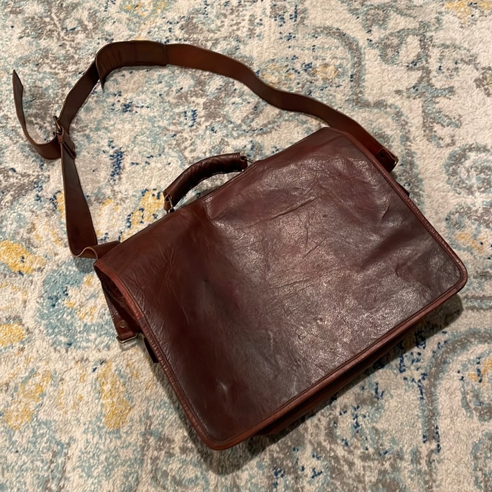 Mahogany Leather messenger bag with strap and handle